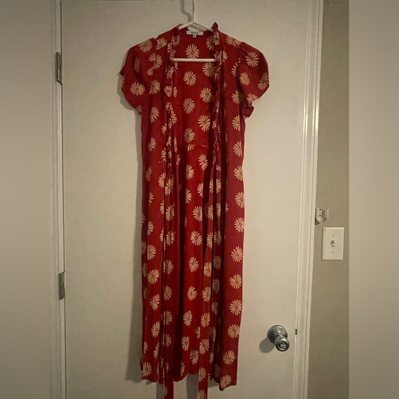 Madewell Ruffle-Edge Midi Wrap Dress in Daisy Daydream - Picture 4 of 9